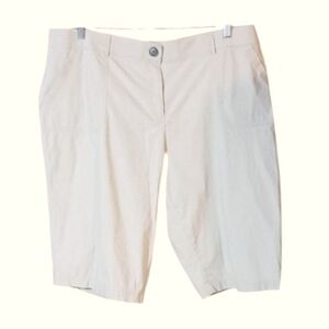 Plus Size Women's Shorts/ Pedal Pushers
